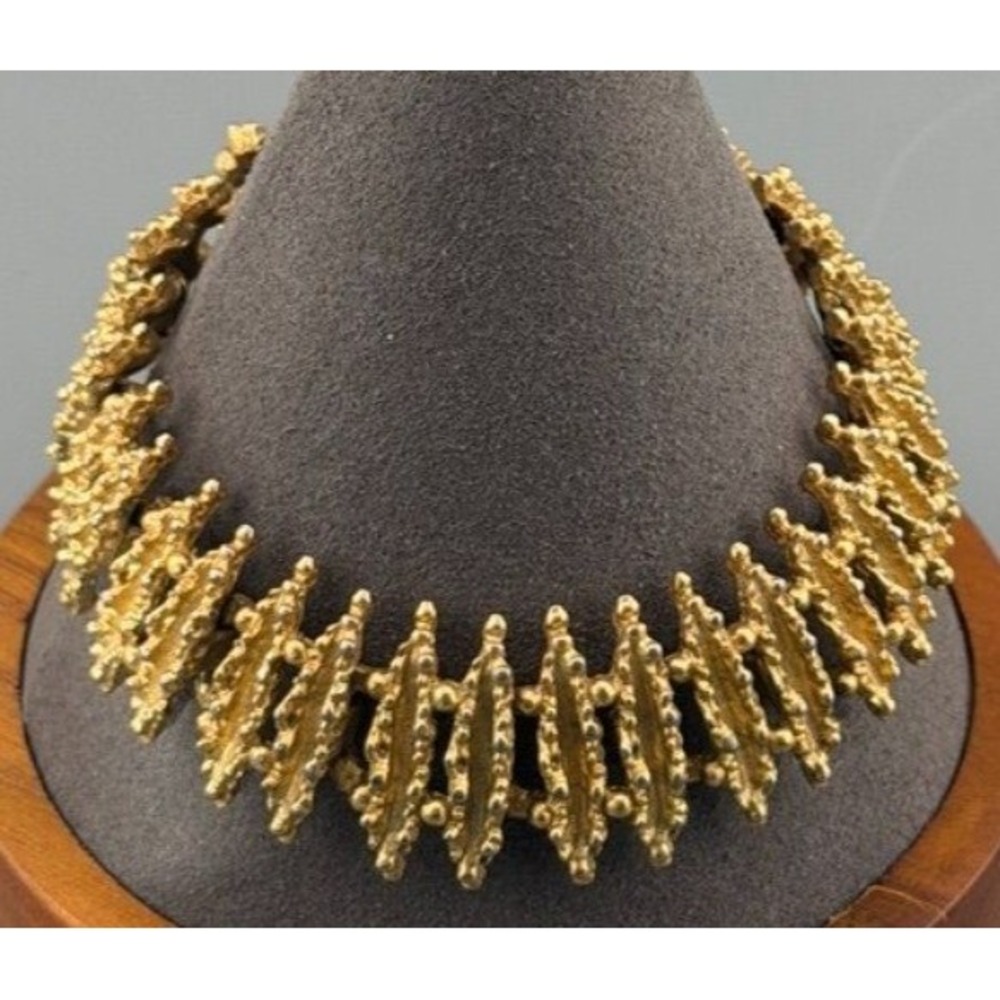Vintage Avon Bracelet Sunflower Pedal Textured Links Gold Tone 7.25